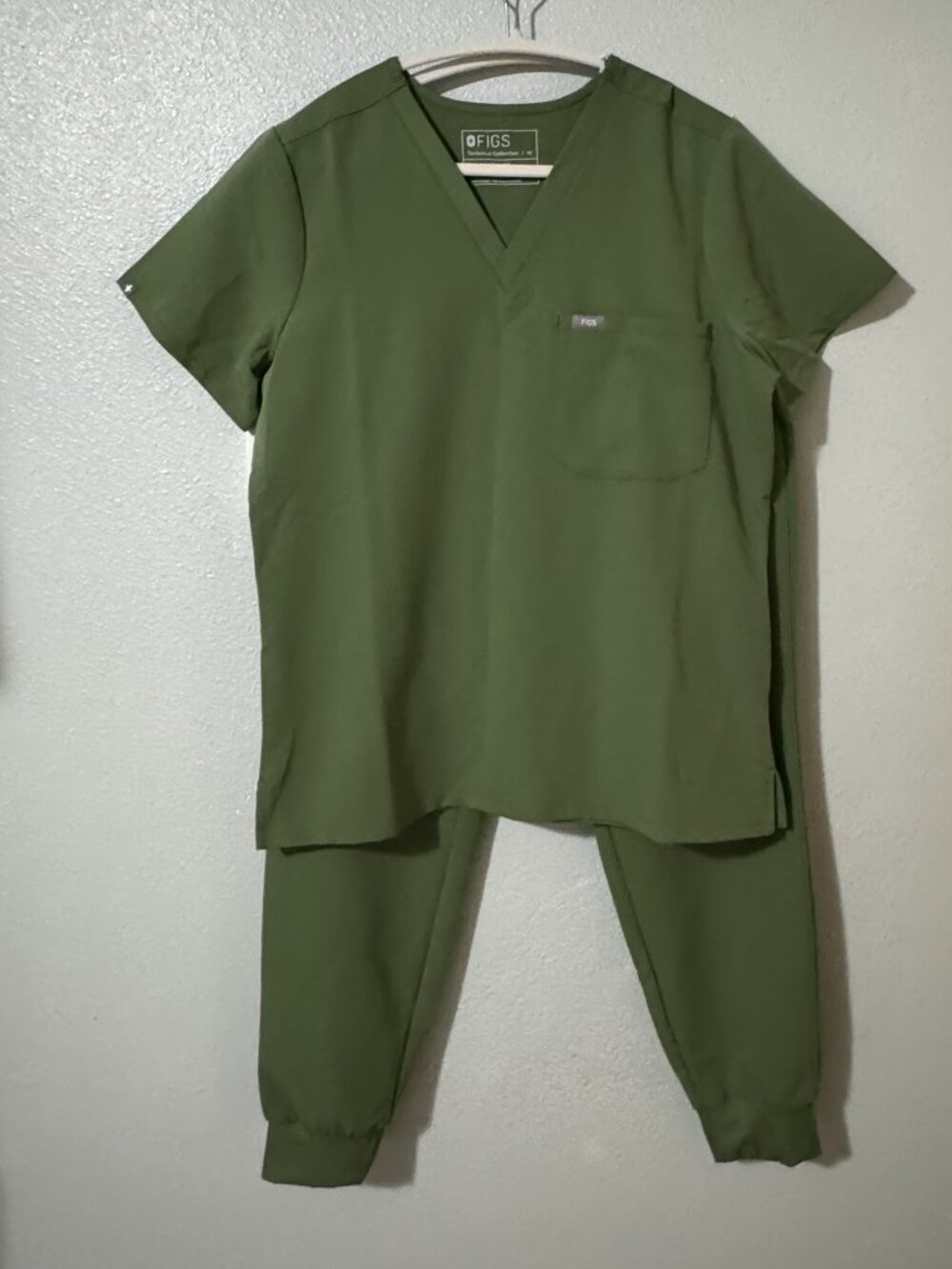 Figs Scrub Set in Fern -Top is NWT - Picture 2 of 8